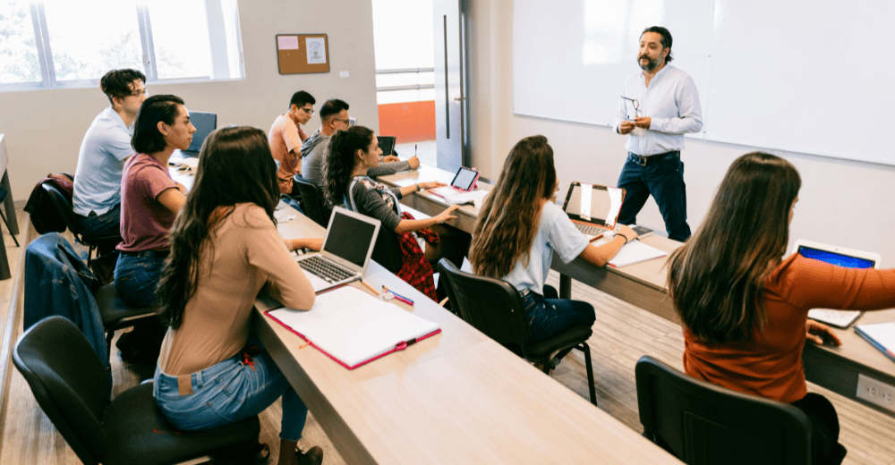 Cómo amueblar un aula de formación para adultos